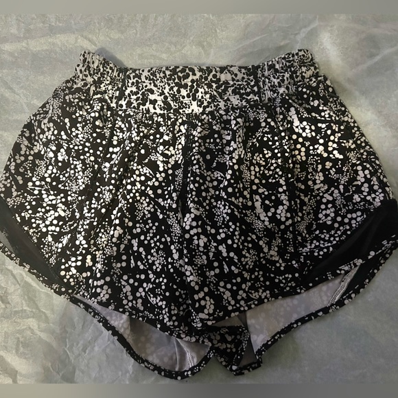 Lululemon - Picture 1 of 4